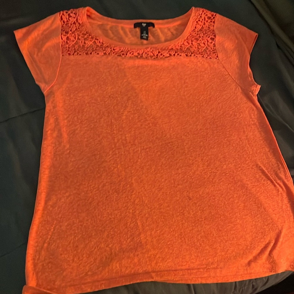Gap T Shirt size small